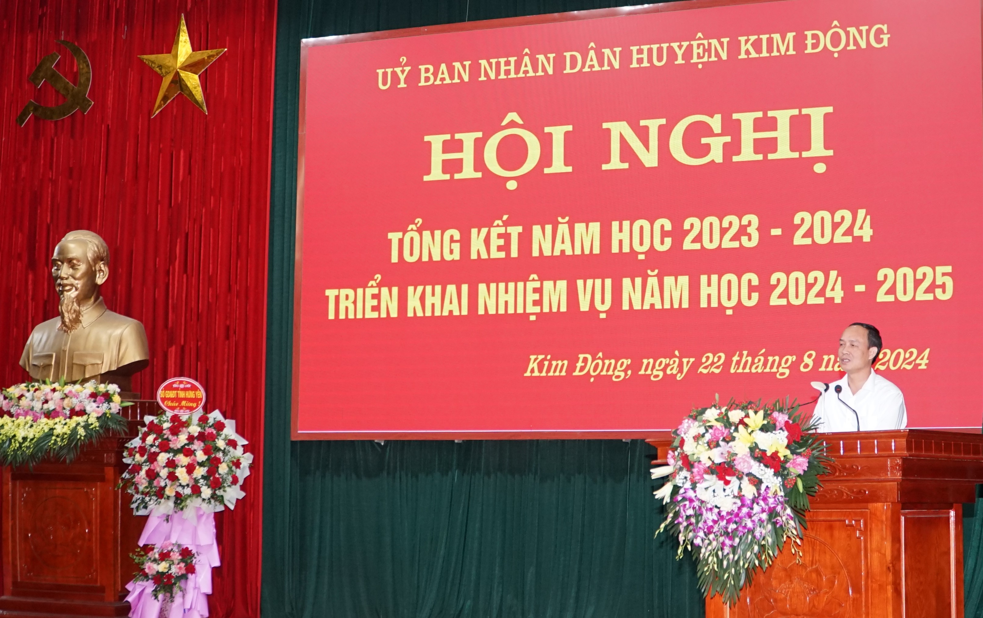 Lãnh đạo Sở GD&ĐT Hưng Yên đánh giá cao những thành tích mà ngành GD&ĐT huyện nhà đã đạt được trong năm học 2023 - 2024